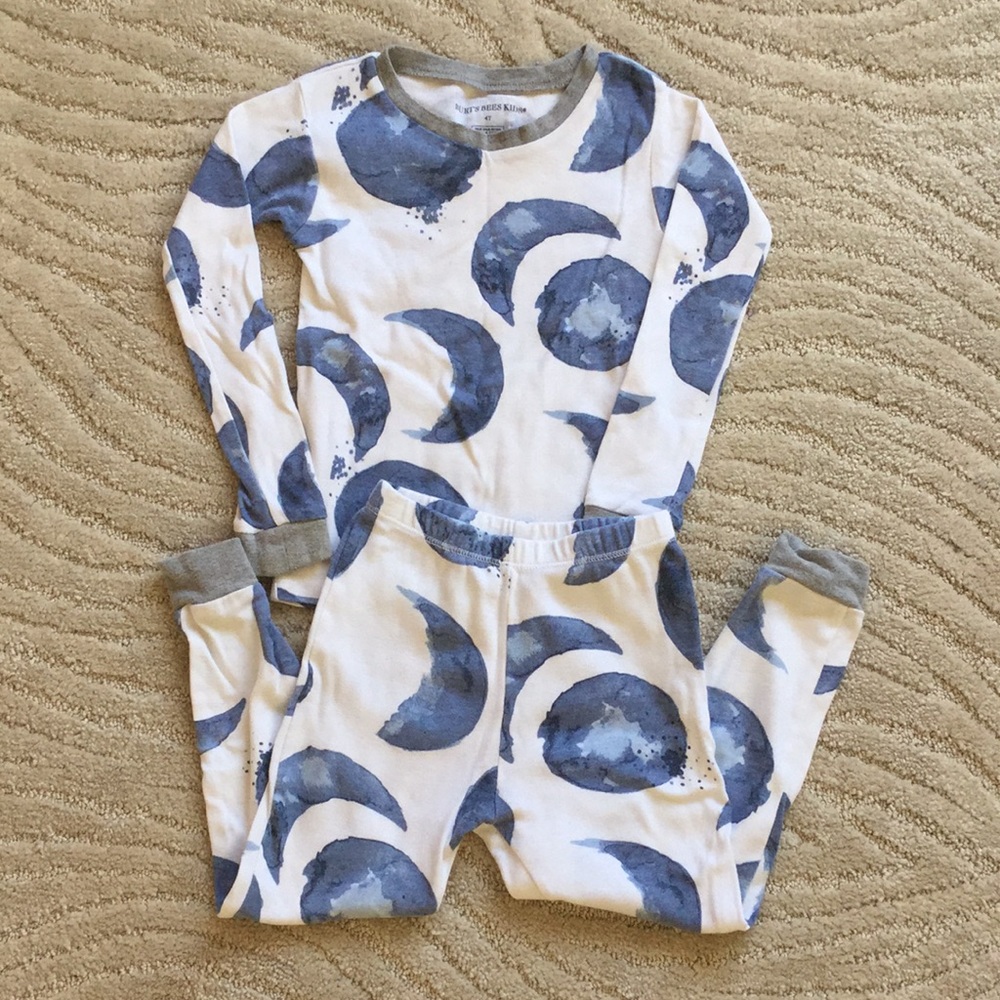 Burt’s Bees celestial 100% cotton pajamas!